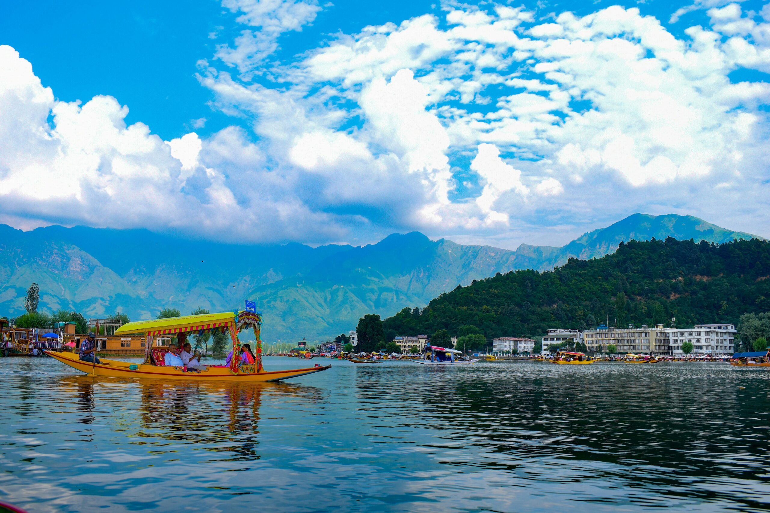 Best Time to Visit Kashmir: Season-by-Season Guide